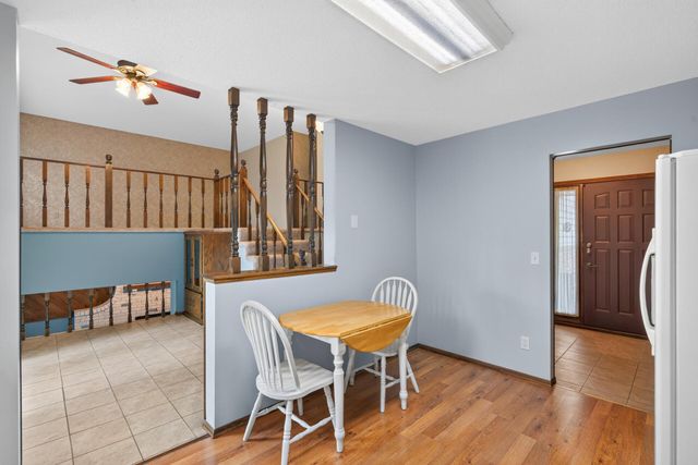 882 90th Avenue NW, Coon Rapids, MN 55433
