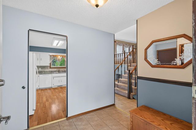 882 90th Avenue NW, Coon Rapids, MN 55433