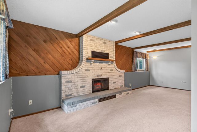 882 90th Avenue NW, Coon Rapids, MN 55433