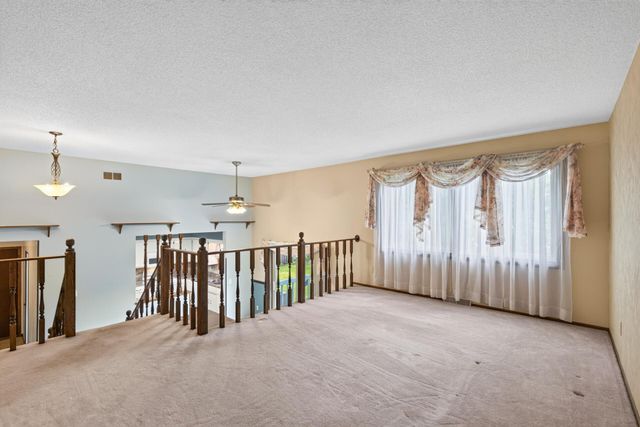 882 90th Avenue NW, Coon Rapids, MN 55433