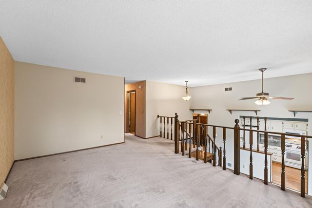882 90th Avenue NW, Coon Rapids, MN 55433