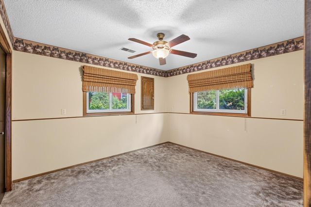882 90th Avenue NW, Coon Rapids, MN 55433