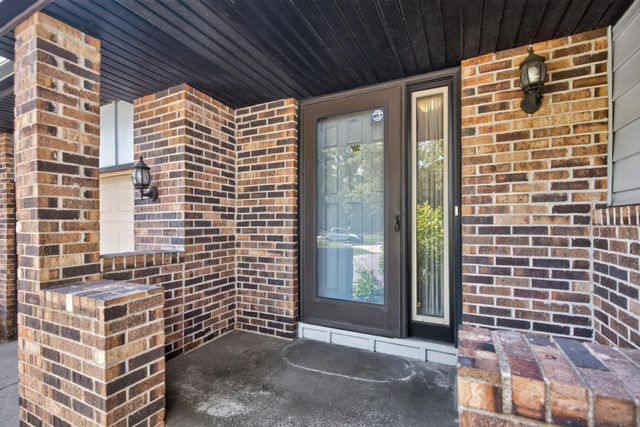 882 90th Avenue NW, Coon Rapids, MN 55433