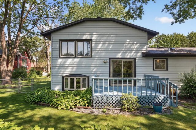 882 90th Avenue NW, Coon Rapids, MN 55433