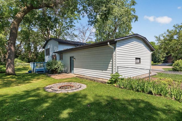 882 90th Avenue NW, Coon Rapids, MN 55433