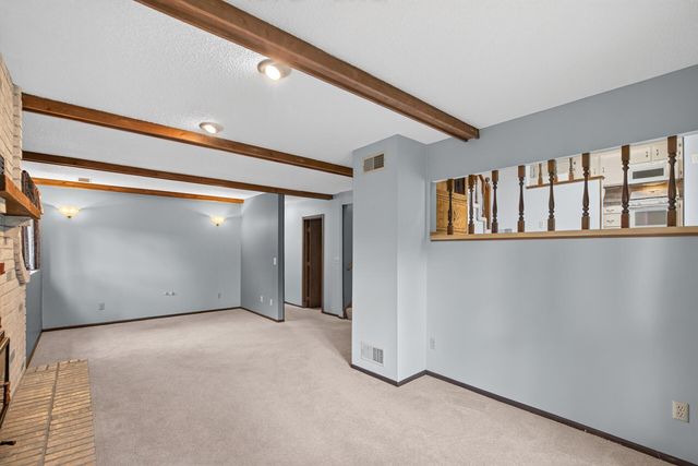 882 90th Avenue NW, Coon Rapids, MN 55433