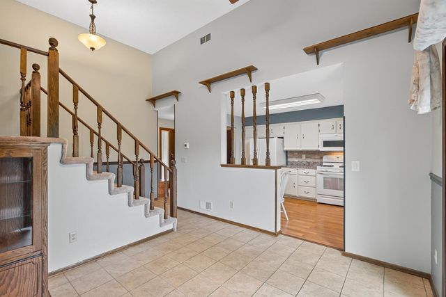 882 90th Avenue NW, Coon Rapids, MN 55433