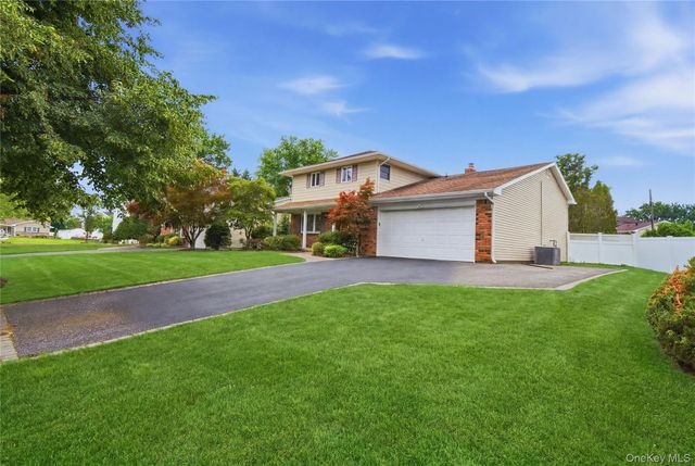 6 Navy Drive, Smithtown, NY 11787