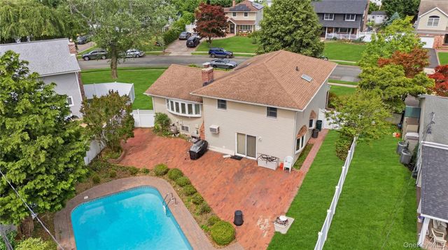 6 Navy Drive, Smithtown, NY 11787