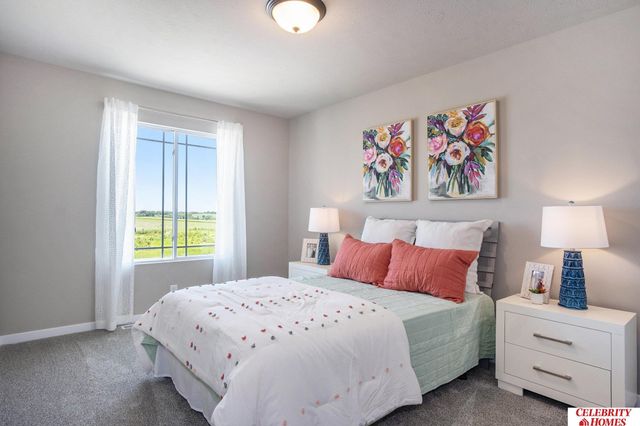 16913 Newport Avenue, Omaha, NE 68116