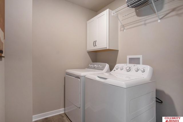 16913 Newport Avenue, Omaha, NE 68116