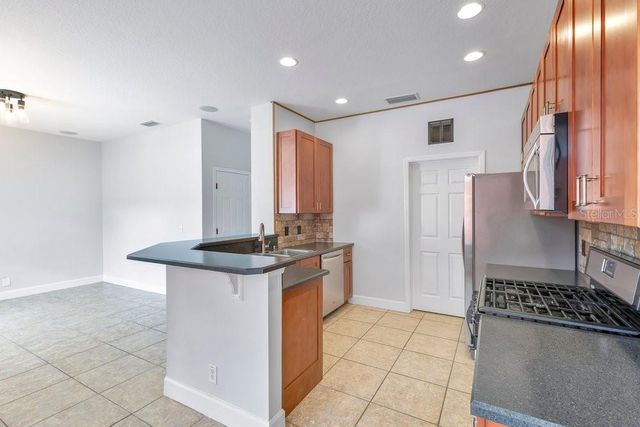 125 MANOR VIEW LANE, Deland, FL 32724