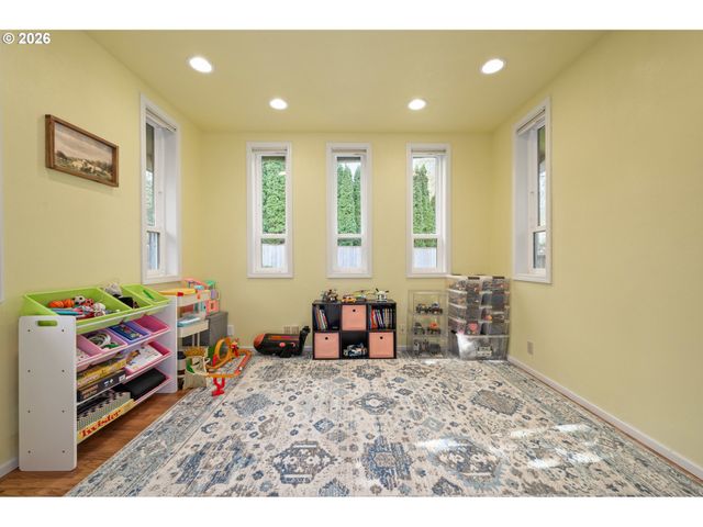 2436 GREINER St, Eugene, OR 97405