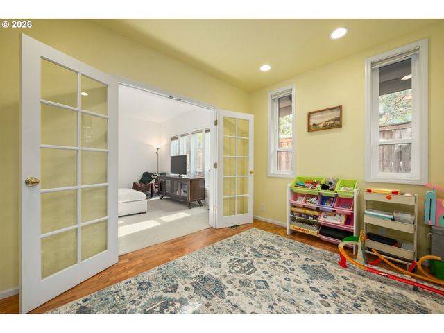 2436 GREINER St, Eugene, OR 97405