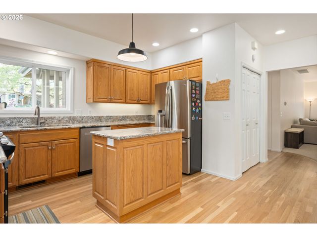 2436 GREINER St, Eugene, OR 97405