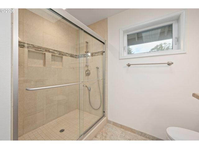 2436 GREINER St, Eugene, OR 97405