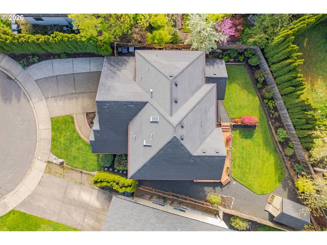 2436 GREINER St, Eugene, OR 97405