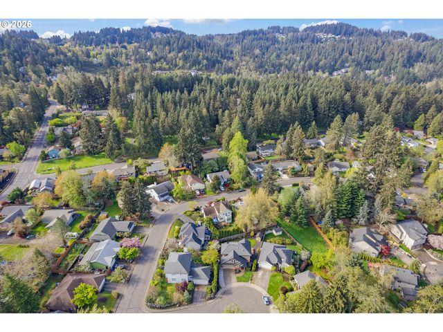 2436 GREINER St, Eugene, OR 97405