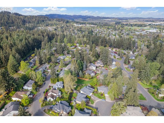 2436 GREINER St, Eugene, OR 97405