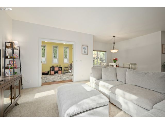 2436 GREINER St, Eugene, OR 97405