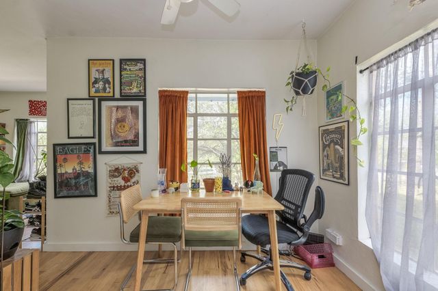 1402 Ashwood RD, Austin, TX 78722