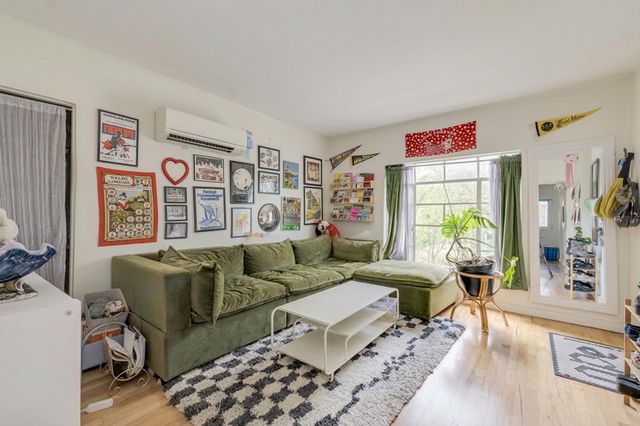 1402 Ashwood RD, Austin, TX 78722