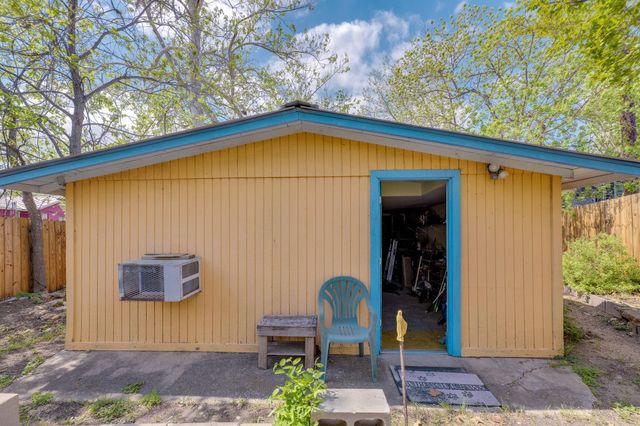 1402 Ashwood RD, Austin, TX 78722