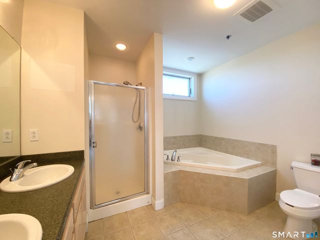 343 Beach Street 501, West Haven, CT 06516