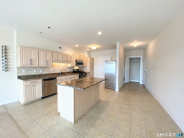 343 Beach Street 501, West Haven, CT 06516