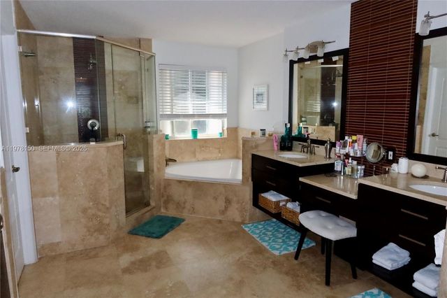 10923 NW 70th St 10923, Doral, FL 33178