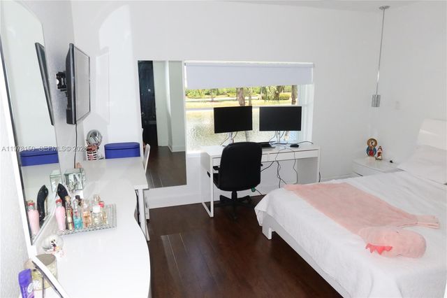 10923 NW 70th St 10923, Doral, FL 33178