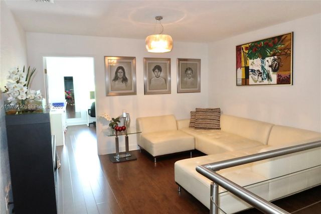 10923 NW 70th St 10923, Doral, FL 33178