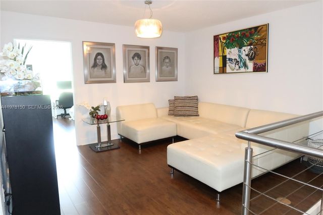 10923 NW 70th St 10923, Doral, FL 33178