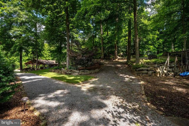 2101 OLD LANCASTER PI, Reinholds, PA 17569