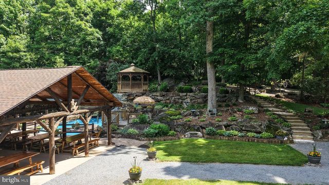 2101 OLD LANCASTER PI, Reinholds, PA 17569
