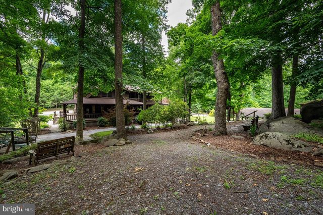 2101 OLD LANCASTER PI, Reinholds, PA 17569