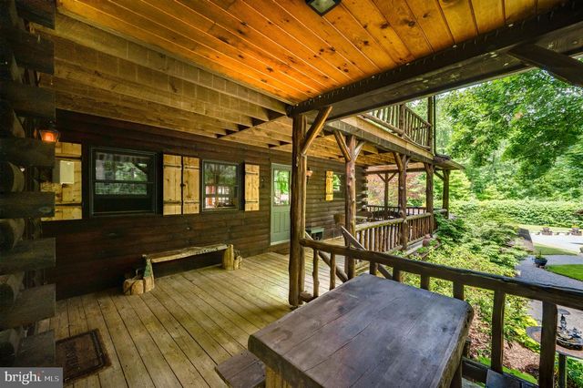 2101 OLD LANCASTER PI, Reinholds, PA 17569