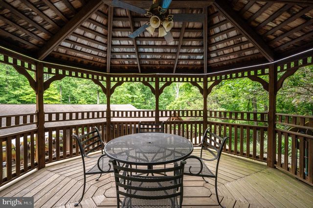 2101 OLD LANCASTER PI, Reinholds, PA 17569