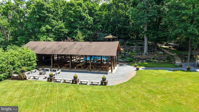 2101 OLD LANCASTER PI, Reinholds, PA 17569