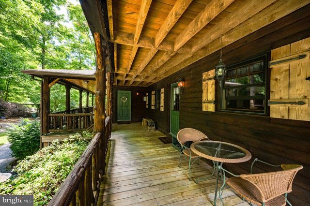 2101 OLD LANCASTER PI, Reinholds, PA 17569