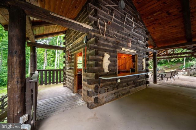 2101 OLD LANCASTER PI, Reinholds, PA 17569