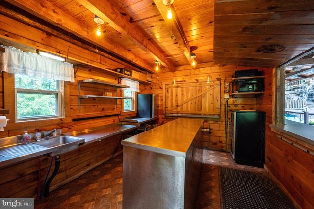 2101 OLD LANCASTER PI, Reinholds, PA 17569