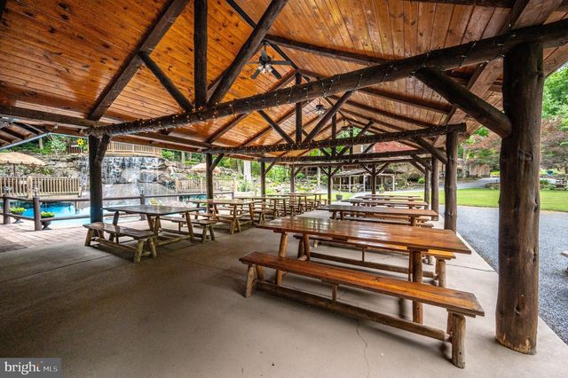 2101 OLD LANCASTER PI, Reinholds, PA 17569