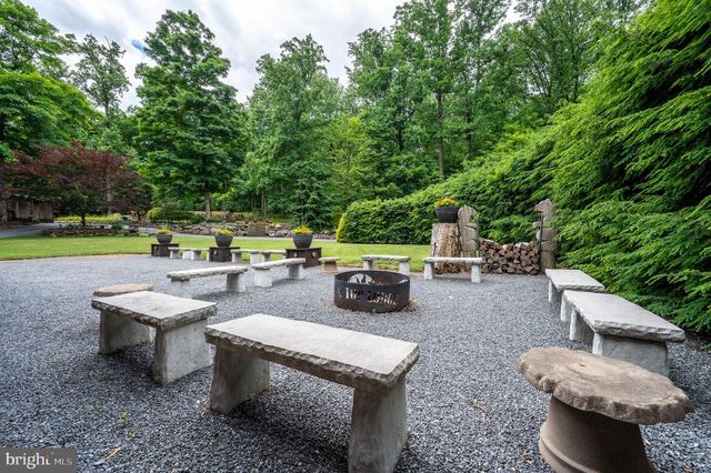 2101 OLD LANCASTER PI, Reinholds, PA 17569