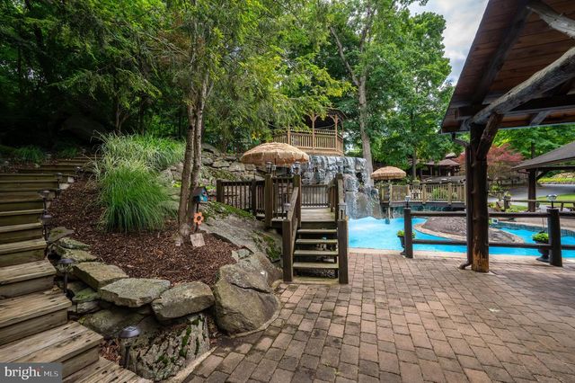 2101 OLD LANCASTER PI, Reinholds, PA 17569