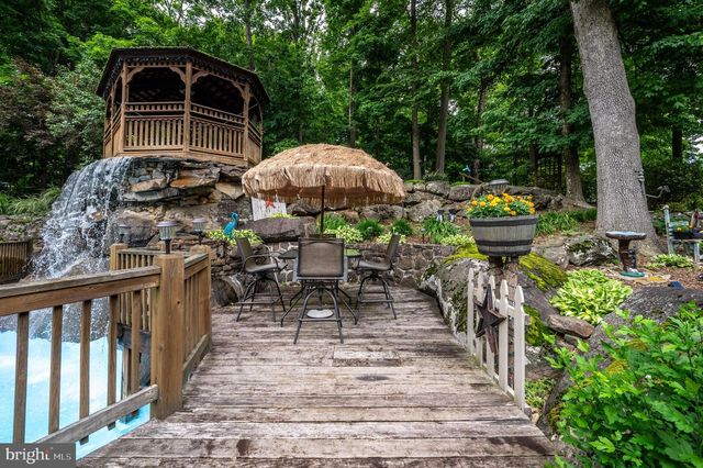 2101 OLD LANCASTER PI, Reinholds, PA 17569