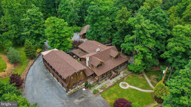 2101 OLD LANCASTER PI, Reinholds, PA 17569