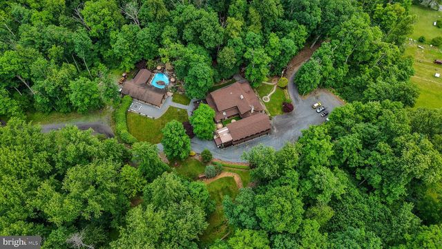 2101 OLD LANCASTER PI, Reinholds, PA 17569