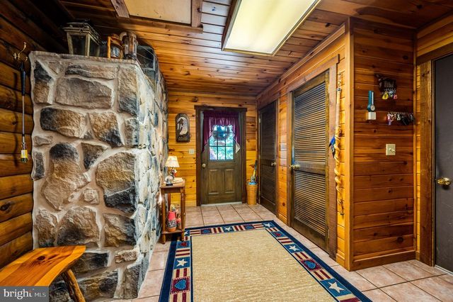 2101 OLD LANCASTER PI, Reinholds, PA 17569