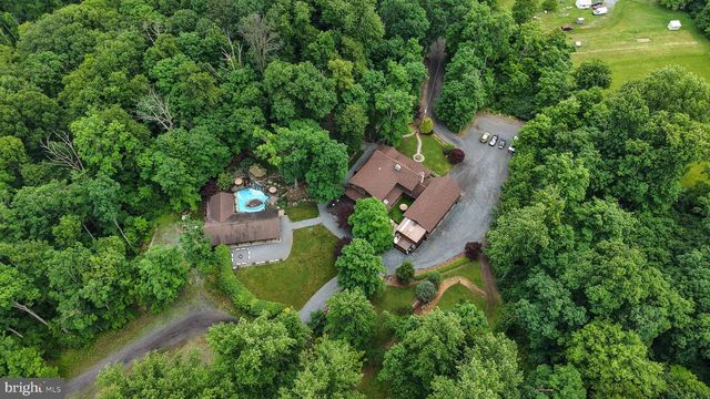 2101 OLD LANCASTER PI, Reinholds, PA 17569